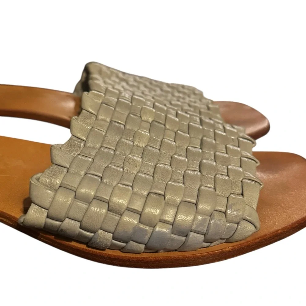 LOQ Woven Slide Sandals - Picture 9 of 13